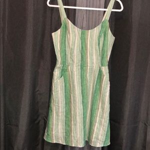 ADORABLE striped dress WITH POCKETS!